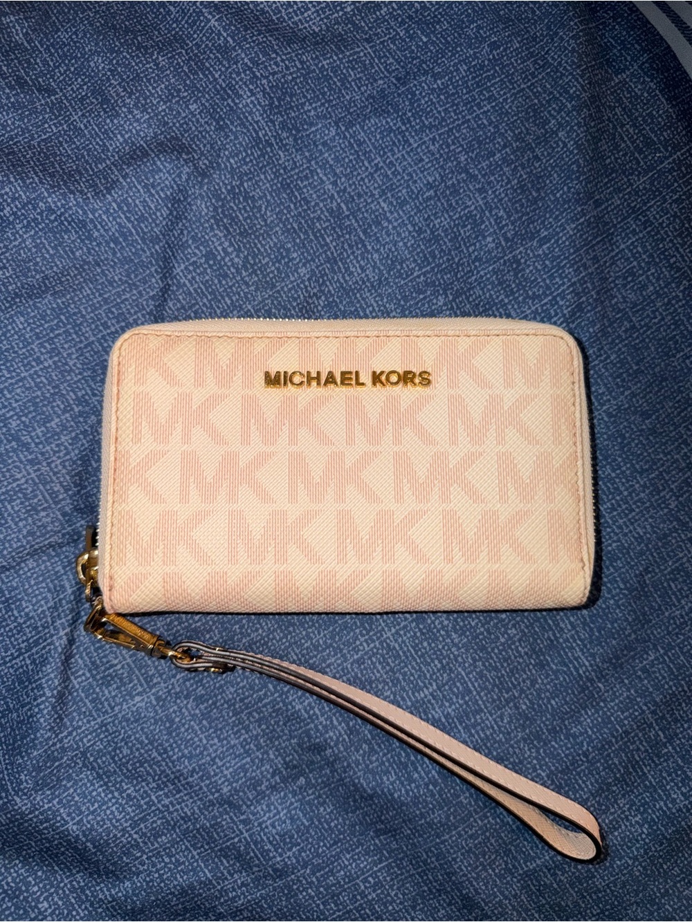 Michael Kors Light Blush Pink MK Zip Wristlet Phone Case